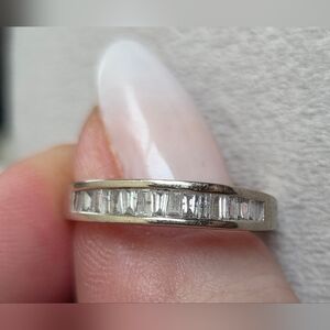 18k Baguette Diamond Band * Stunning And Sparkly! Size 7.5